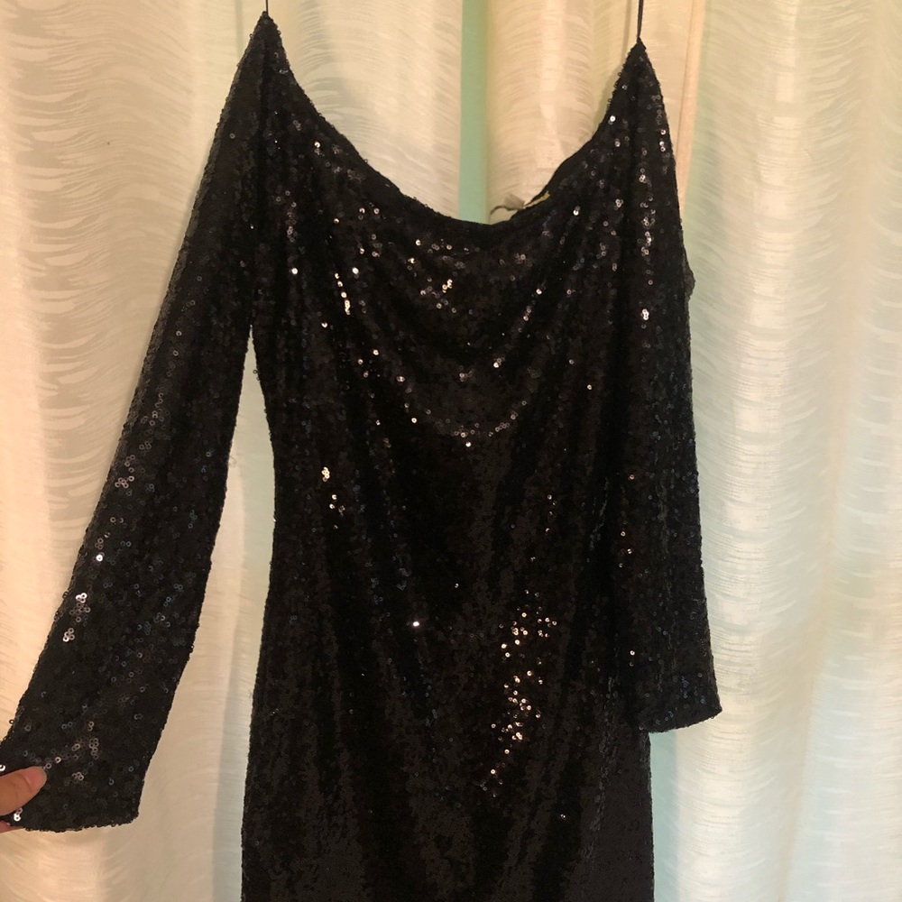 ❤️Sparkly Long sleeve black dress❤️
